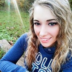 Meet your Posher, Lydia